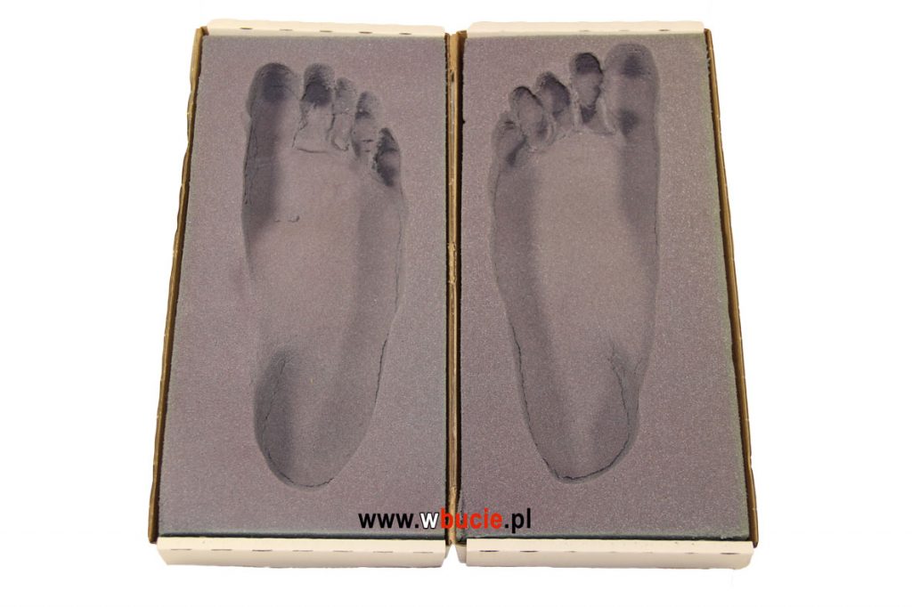 Pianki z odciskiem stóp
